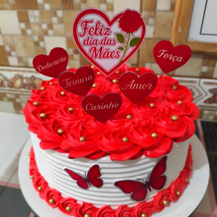 Bolo Dia das Mães vermelho